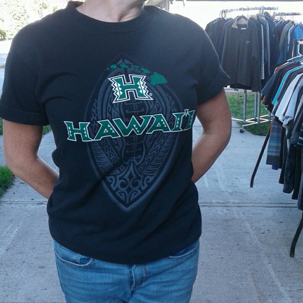 University of Hawaii t shirt